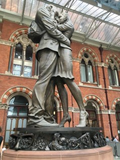 london-regents-prk-train-station-2